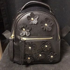 Mini floral back pack
